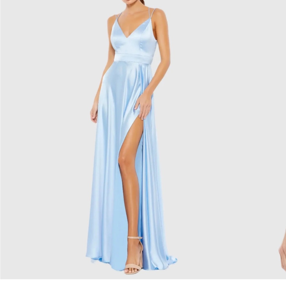 MAC DUGGAL SZ 2 Elegant Light Blue Satin Evening Gown PROM FORMAL NWT - Picture 1 of 5